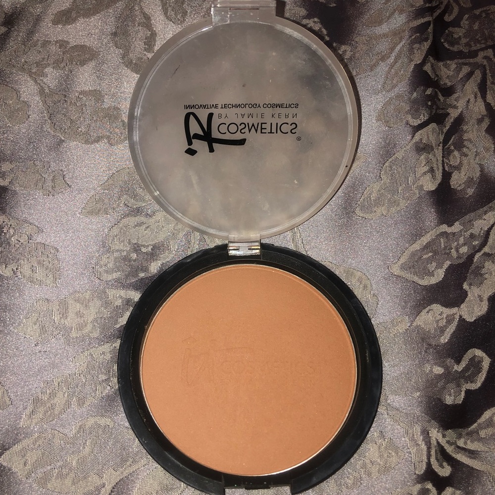 it cosmetics bronzer